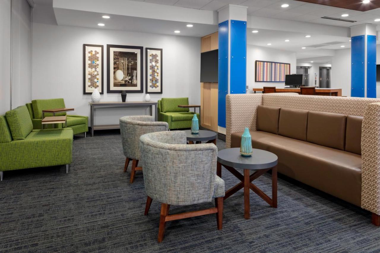 Express & West - Medical Park By Ihg Wilmington